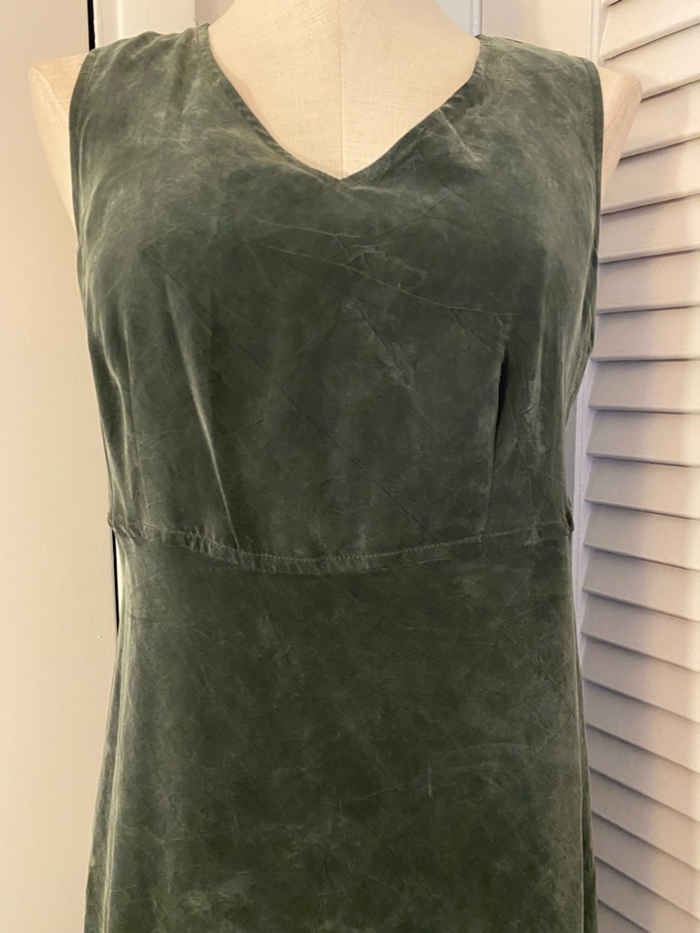 Vintage 90’s “Rabbit Rabbit Rabbit” Hunter Green Velvet Midi Dress- Size 6P - Picture 3 of 9